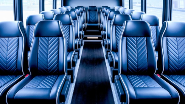 davenport 25 passenger minibus rental