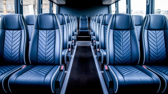 davenport 30 passenger minibus rental