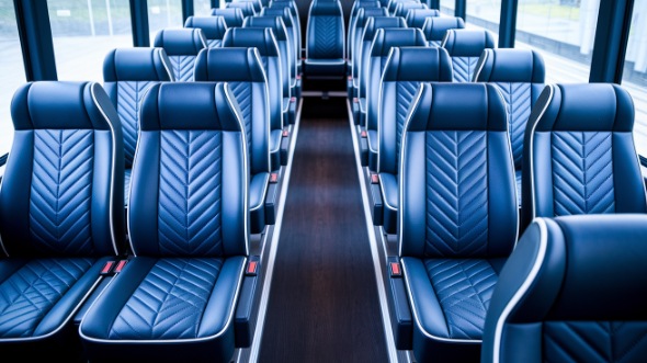 davenport 35 passenger minibus rental